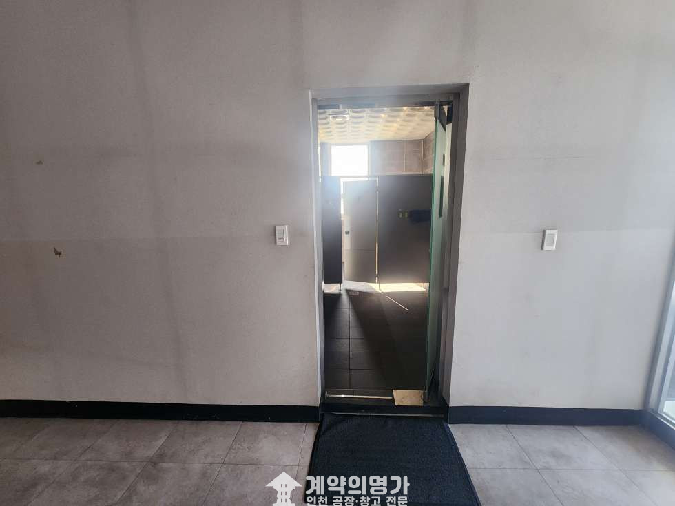 인천 서해구 석남동 단독창고임대, 토지1508, 연면적679, 사무동유, 층고7m, 동력295kw, 주차20대, 츄레라 진입가능, 북항단지로위치 월세 매물번호 10936 사진 10