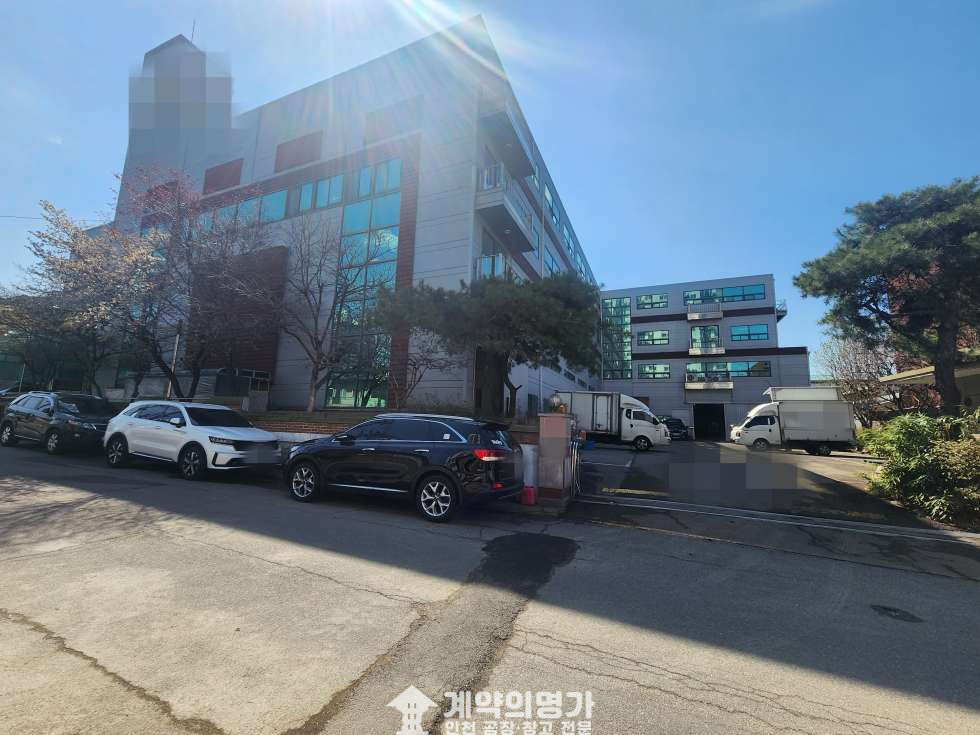 인천 서해구 가좌동 가좌동 단독공장매매, 4층 구조, 토지852, 건물1672, 층고5m, 동력950k, 화물승강기 1.5t 1대, 주차27대, 대형트럭진입가능, 인천가좌역 인근 매매 매물번호 10937 사진 1